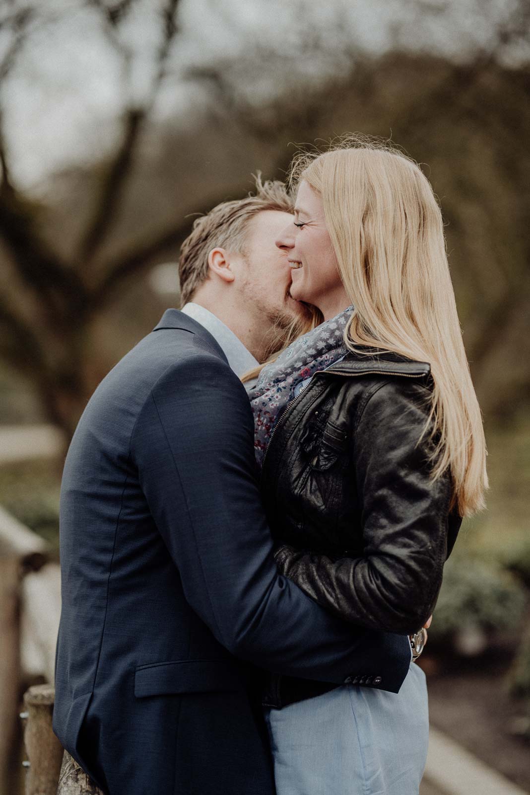 001-verlobungsshooting-engagement-fotograf-witten-rombergpark-dortmund