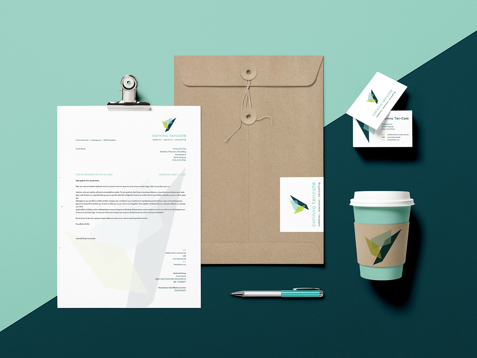 Briefpapier und Visitenkarten als Collage für Grafikdesign